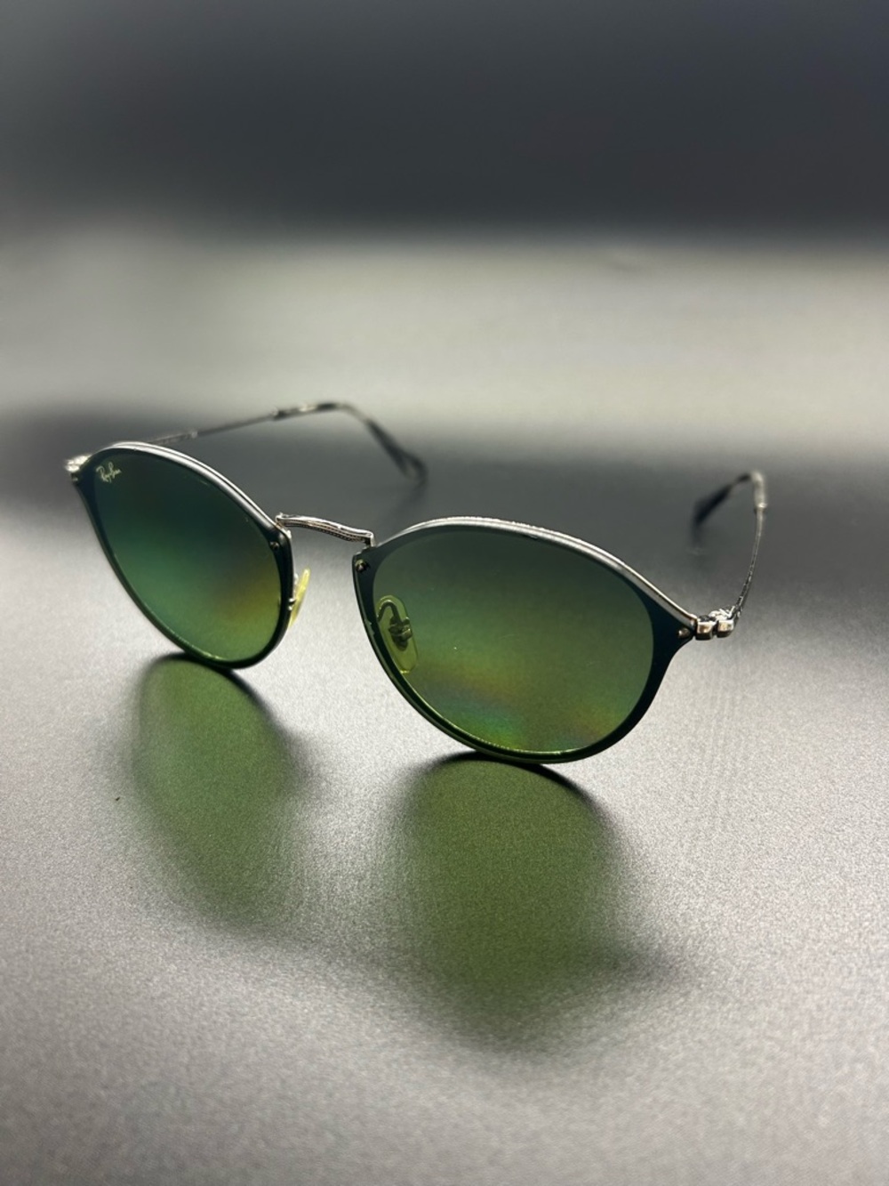 Ray-Ban Women's Round Metal Sunglasses - Green Lenses, Silver Framer - Picture 2 of 8